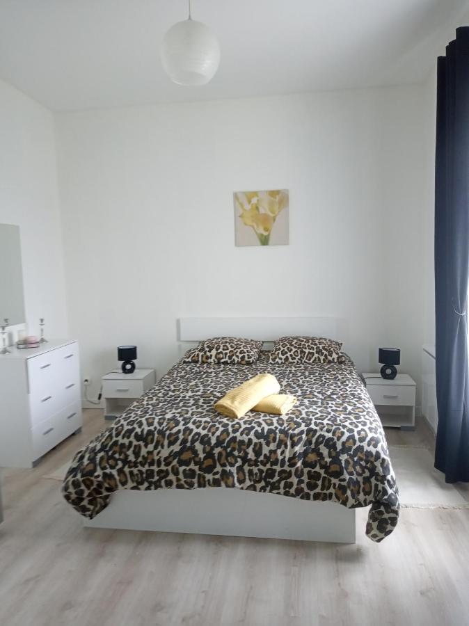 Duplex Agreable Et Calme Apartment Chateau-Thierry Bagian luar foto